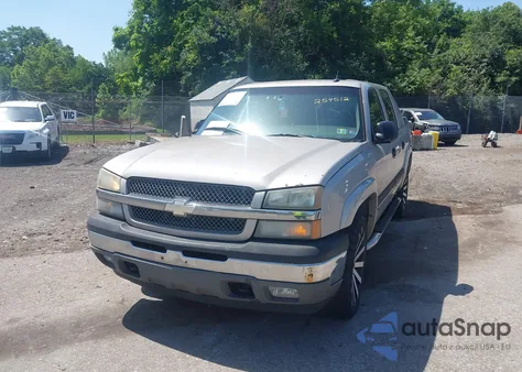 2005 Chevrolet Avalanche 1500 Ls из США, поврежденный, VIN 3GNEC12Z05G254512